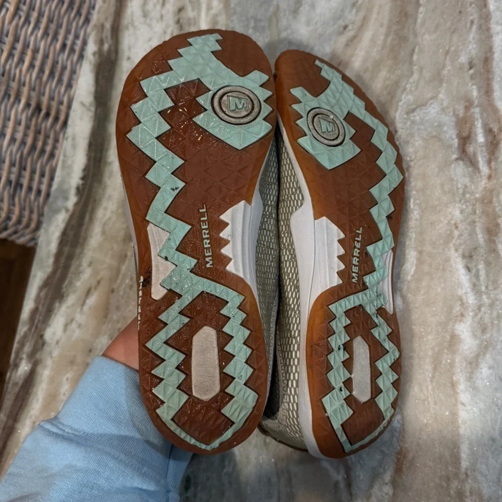 Women’s MERRELL Lorelei Zip Up deep tan sneakers- Size 9.5